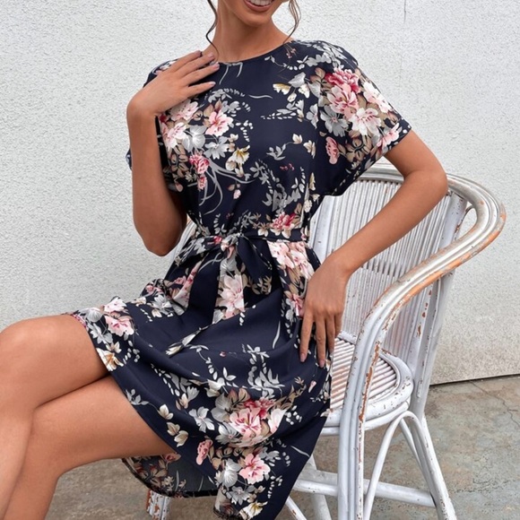 Dresses & Skirts - Blush Pink & Navy Blue Floral Midi Sundress with Dolman Sleeves
